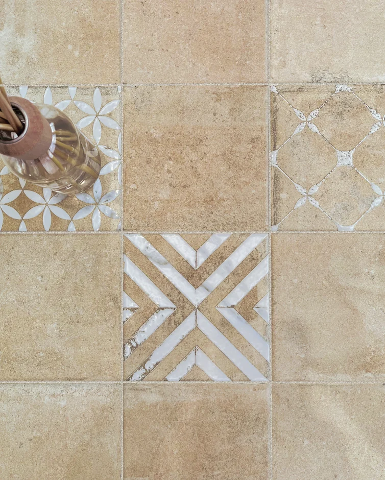 DETALLE_KUBE QUINTA TERRA-CARRARA 45X45