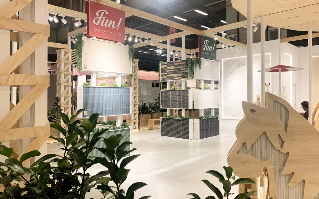 La Platera Brilla en Cersaie 2023 con Nuevas y Vibrantes Colecciones de Cerámica