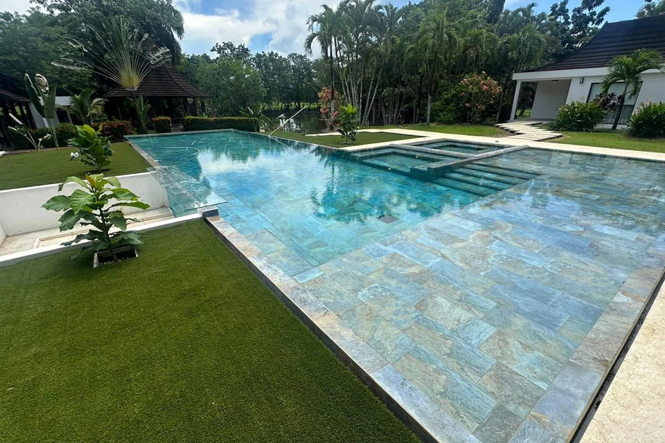 Piscine avec Pacific