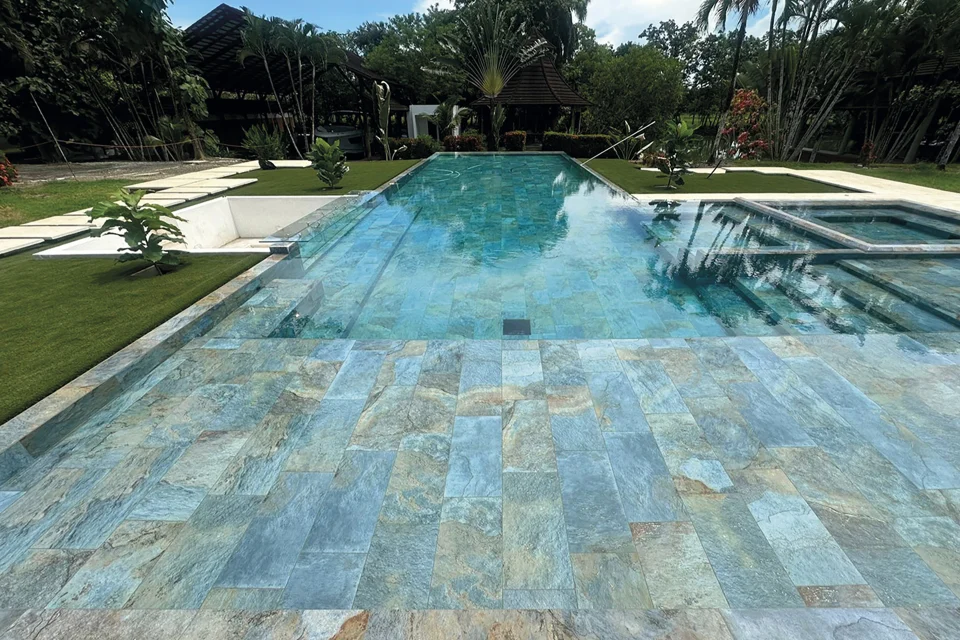 Piscine avec Pacific